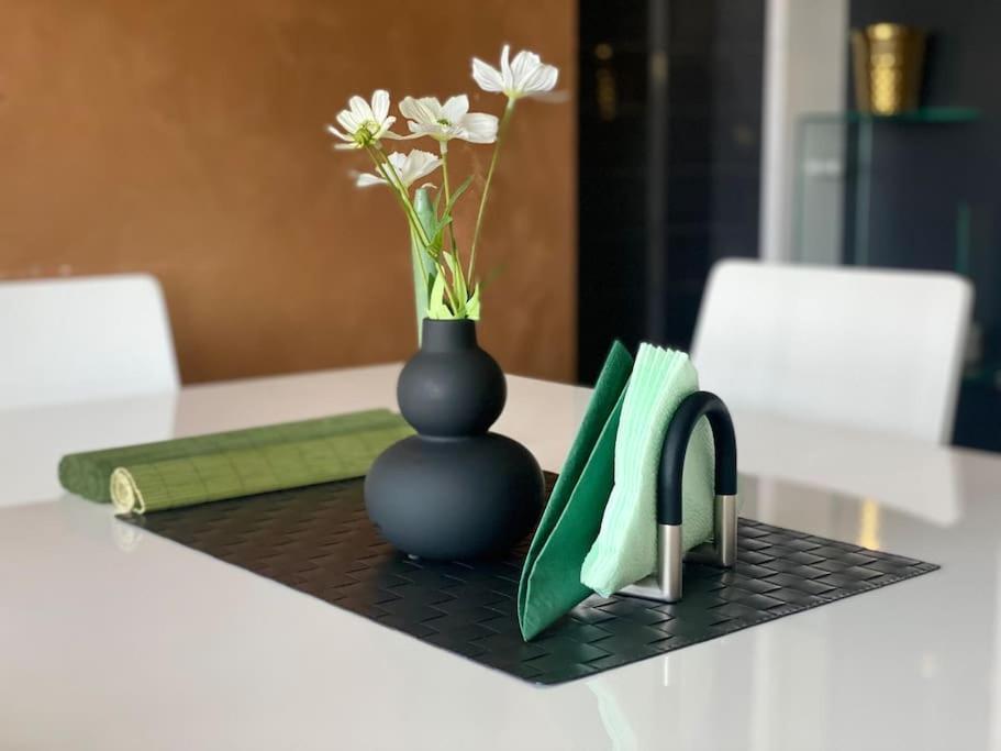Lovely 1-Bedroom Apartament With Free Parking โซเฟีย ภายนอก รูปภาพ